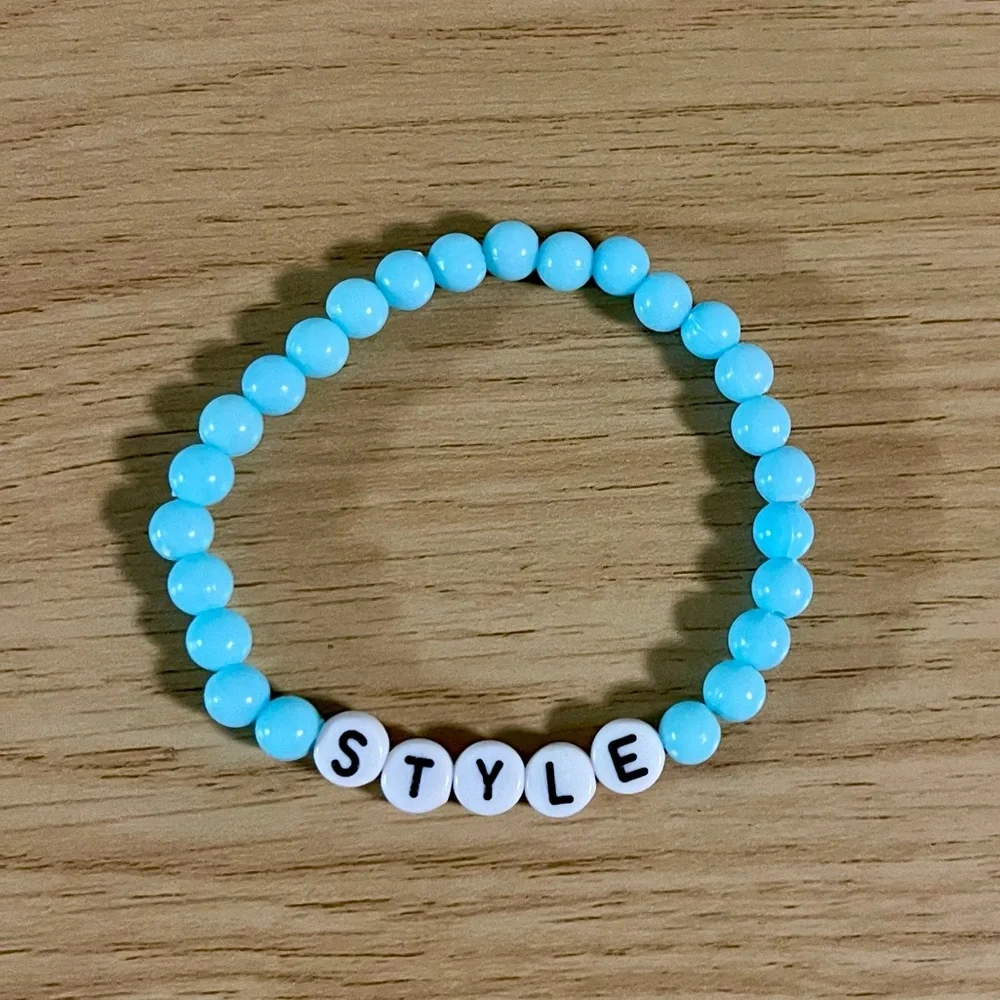 1989 Taylor Swift Friendship Bracelet Pack - Picture 6 of 8